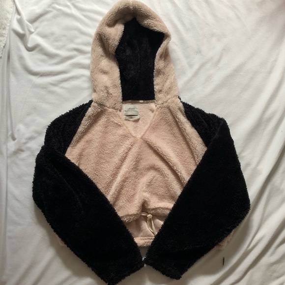 Fuzzy urban outfitters cropped sweater - Picture 1 of 3